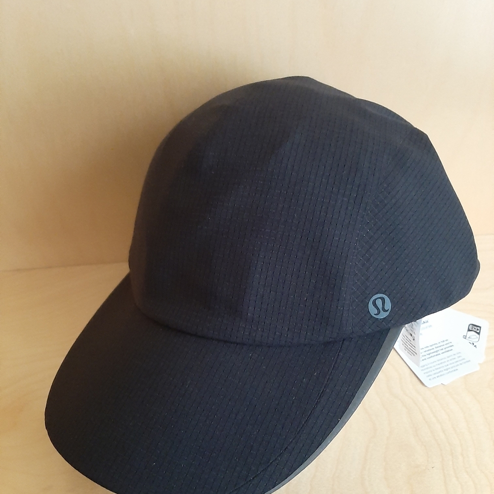lululemon athletica WovenAir Black Cap